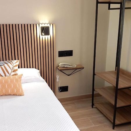Hostal Astoria มาดริด ภายนอก รูปภาพ