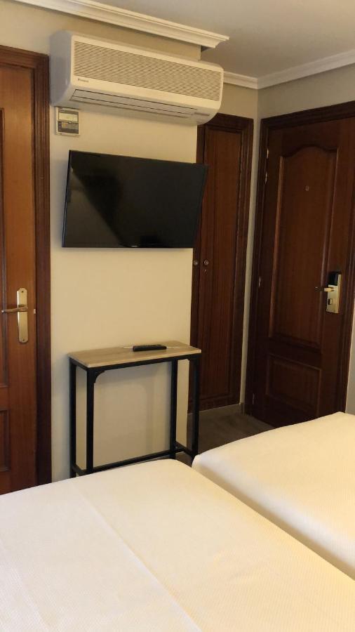 Hostal Astoria มาดริด ภายนอก รูปภาพ