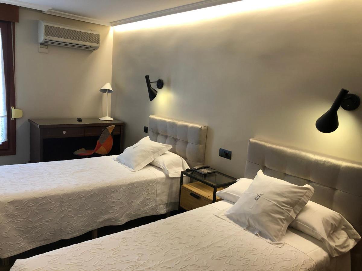 Hostal Astoria มาดริด ภายนอก รูปภาพ