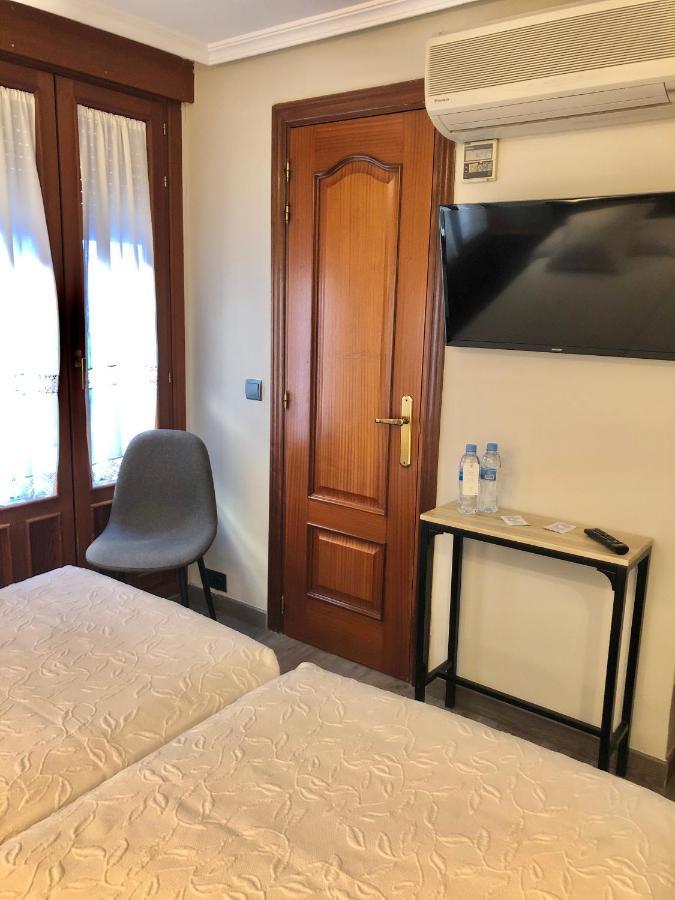 Hostal Astoria มาดริด ภายนอก รูปภาพ