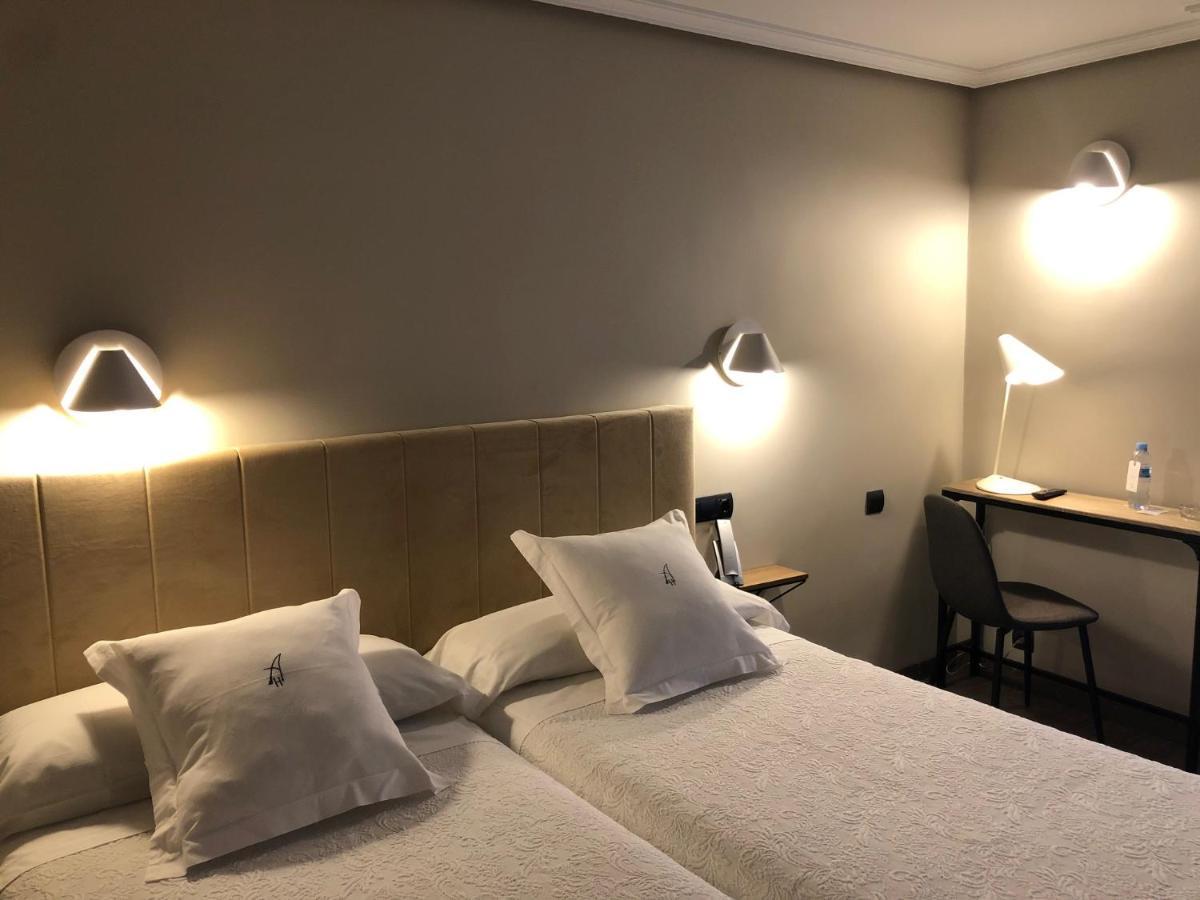 Hostal Astoria มาดริด ภายนอก รูปภาพ