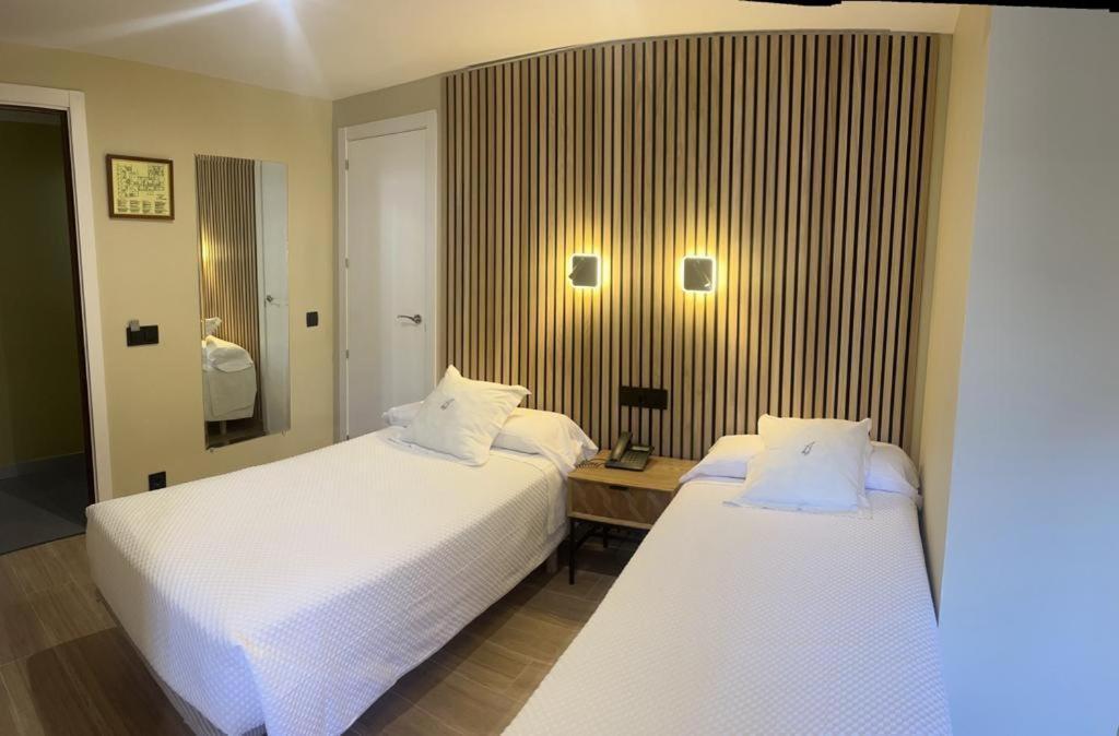 Hostal Astoria มาดริด ภายนอก รูปภาพ