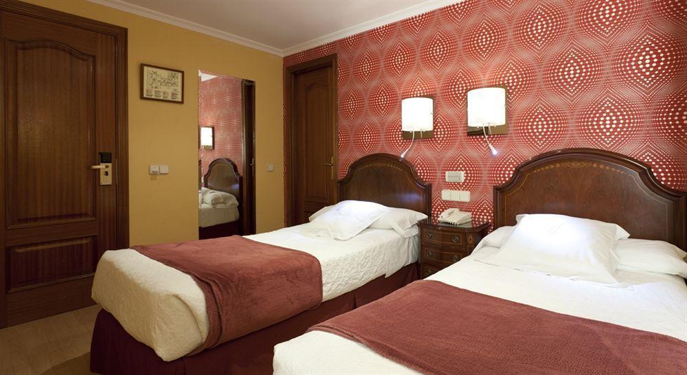 Hostal Astoria มาดริด ภายนอก รูปภาพ